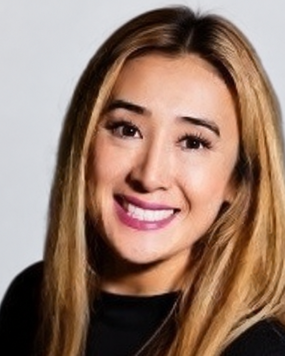 Nhung Mong ho, Marketing of Oasis Montagé Magazine
